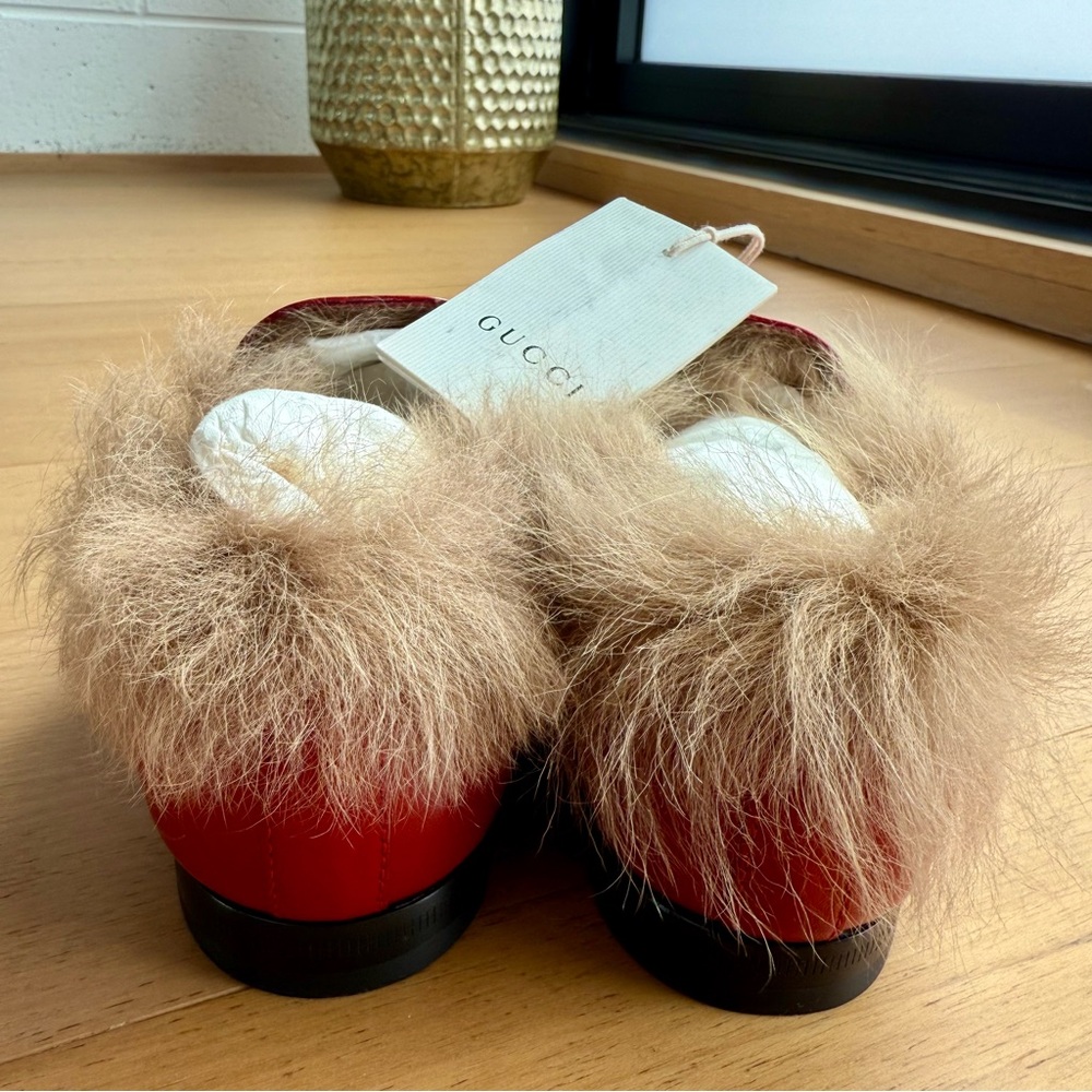 Gucci Red Leather Flats with Brown Lamb Fur and Gold Hardware - Picture 5 of 7